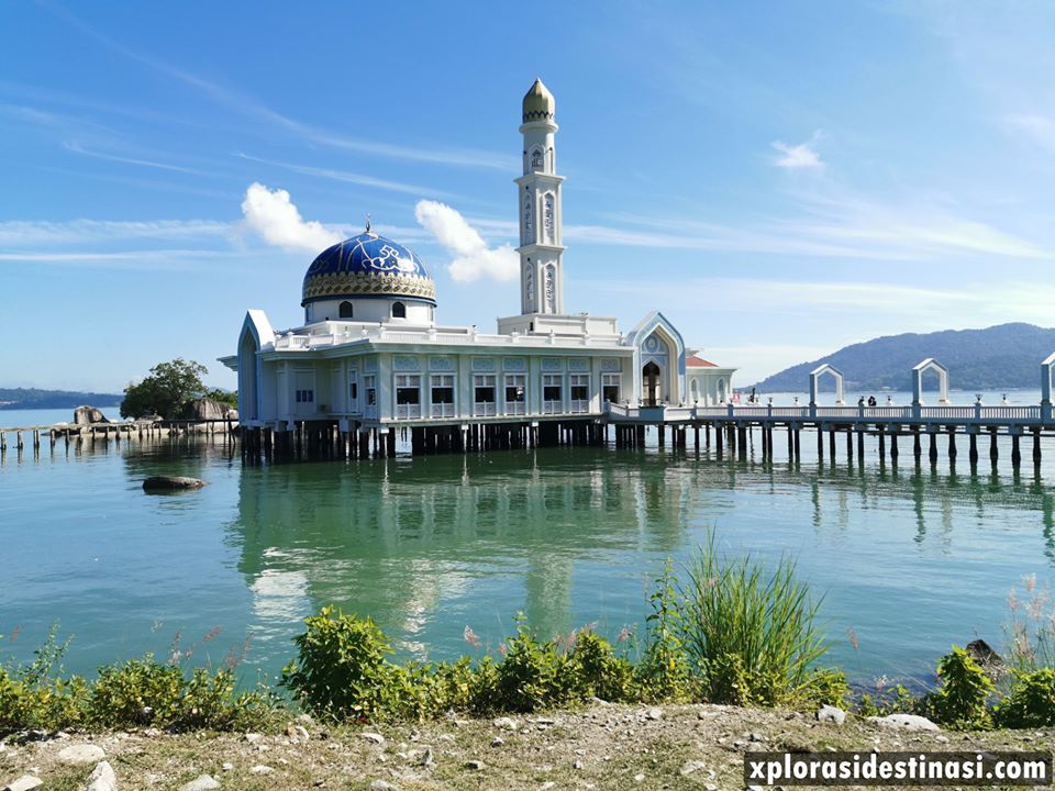 masjid-terapung-albadr